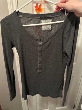 Old Navy Dark Gray Ribbed Henley Long-Sleeve Top